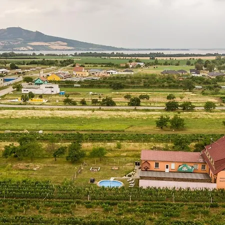 Penzion S Restaurací Na Furhaple 3*